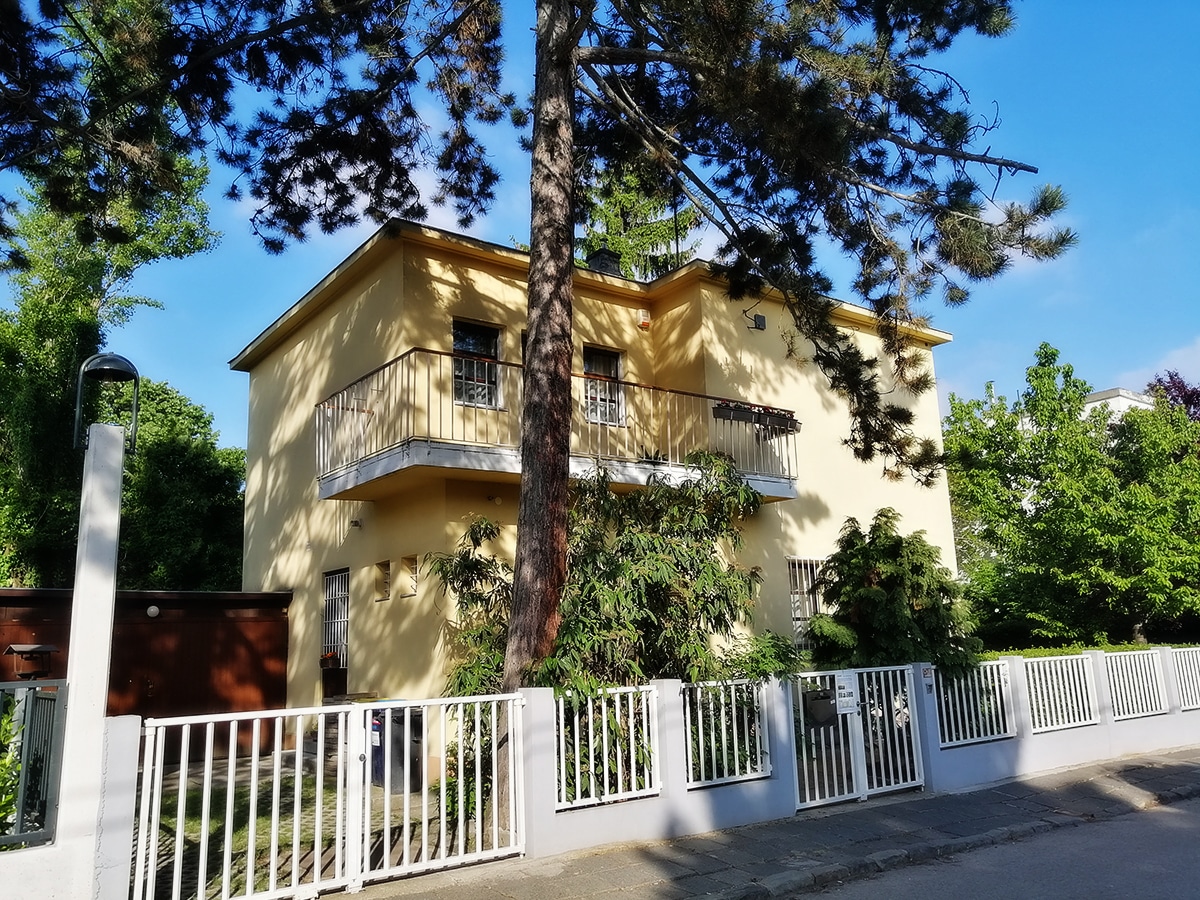Liliputi lakók és Matisse színei Pasaréten / Budapesti séták